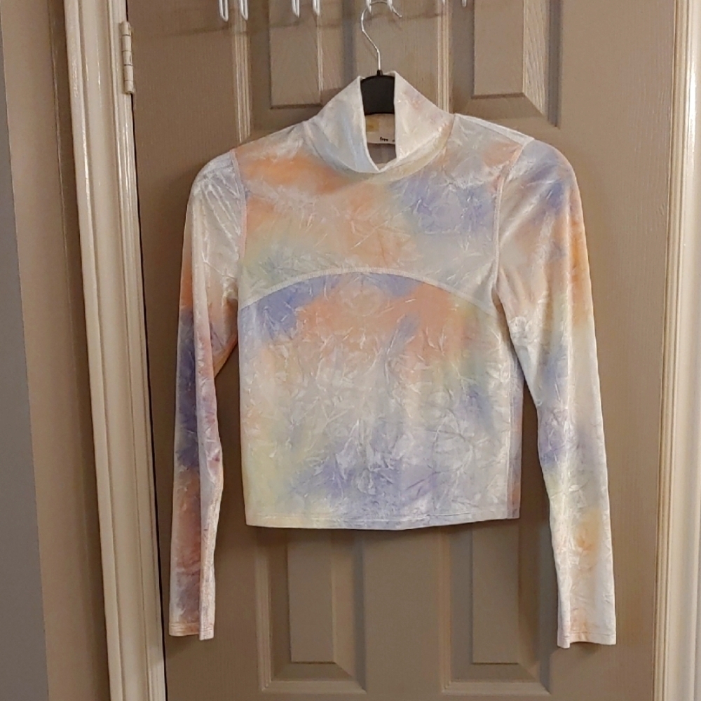 Women's Aritzia Wilfred Free Tie Dye Floral Iridescent Velvet Crop Top Large